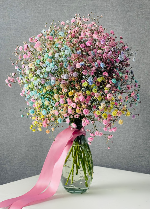 TOKYO - A Mini Bouquet in a Vintage Vase
