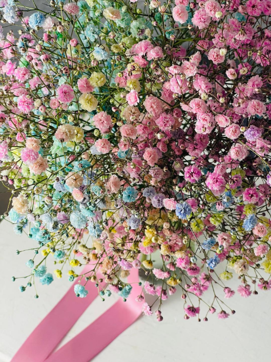 TOKYO - A Mini Bouquet in a Vintage Vase