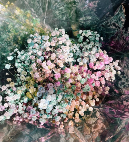 TOKYO - A Mini Bouquet in a Vintage Vase