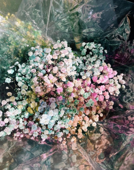 TOKYO - A Mini Bouquet in a Vintage Vase